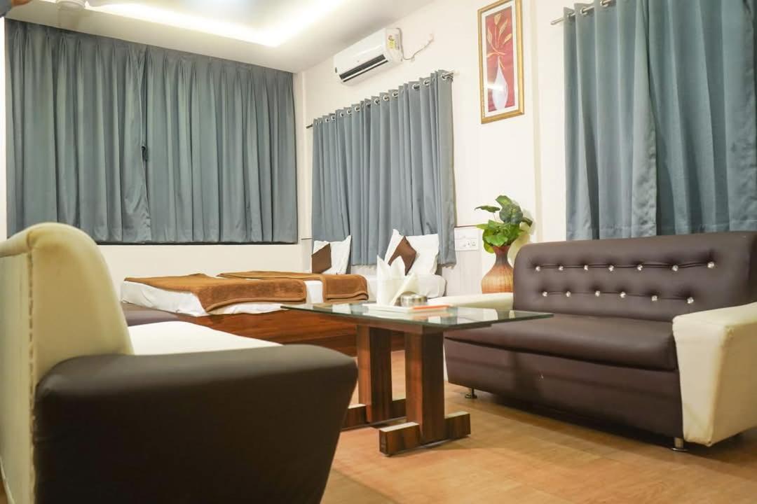 Hotel Alka Palace Durg エクステリア 写真